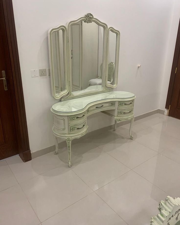 Dressing Tables and Consoles